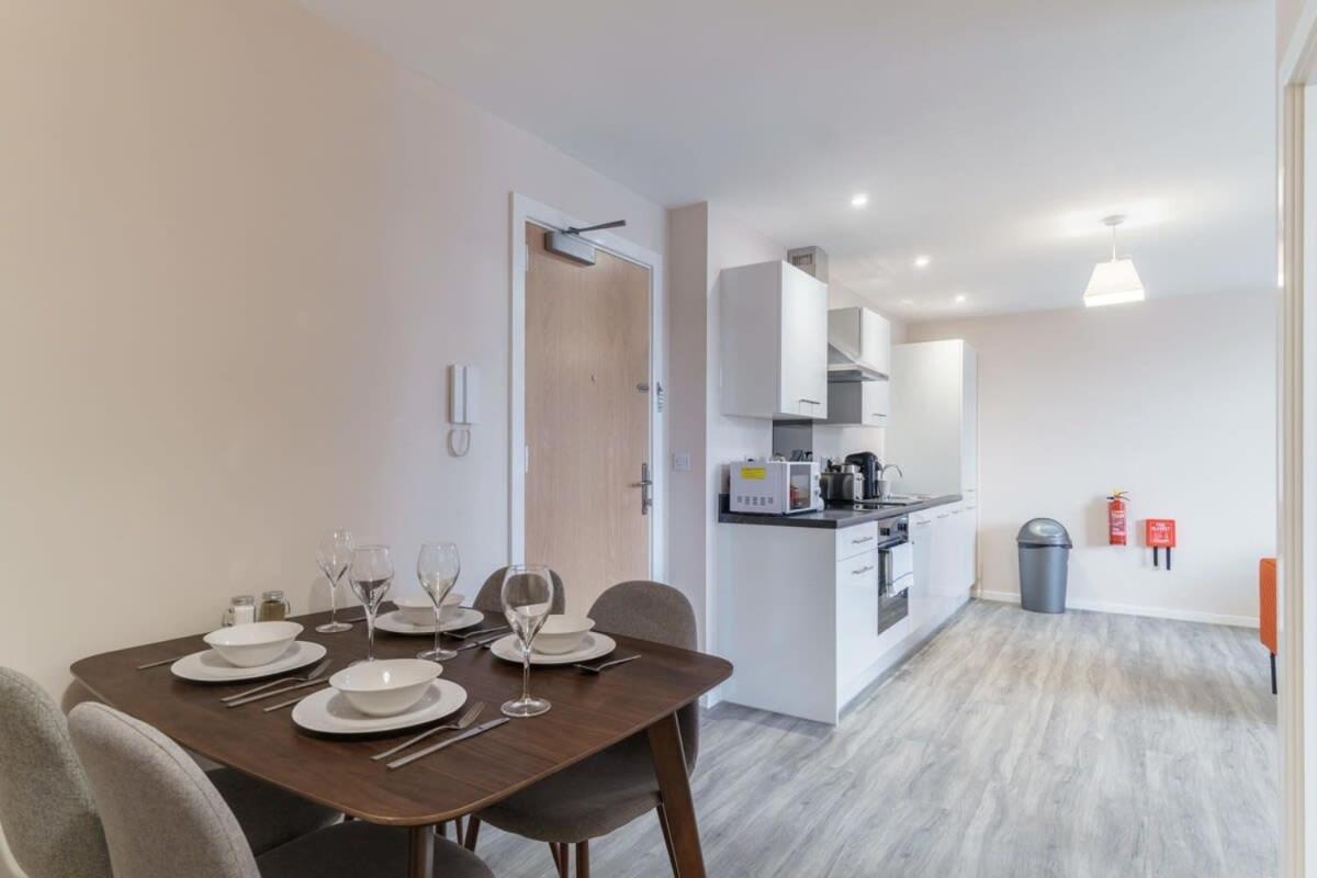 Bright 2 Bed Apartment Manchester - Sleeps 4 Exterior photo